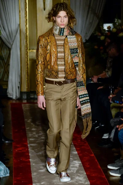 Look 2